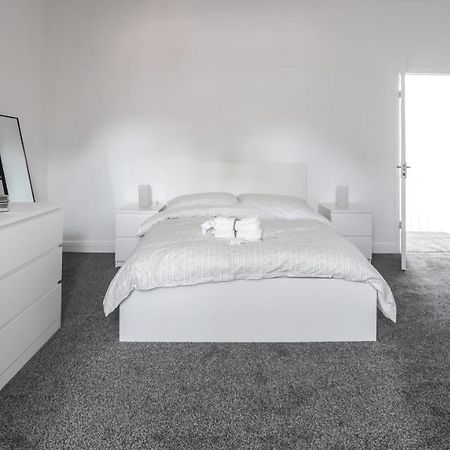 Spacious 4 Bed House In Birmingham, Suitable For Contractors Eksteriør billede