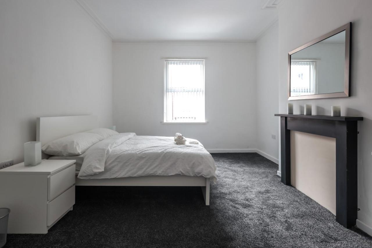 Spacious 4 Bed House In Birmingham, Suitable For Contractors Eksteriør billede