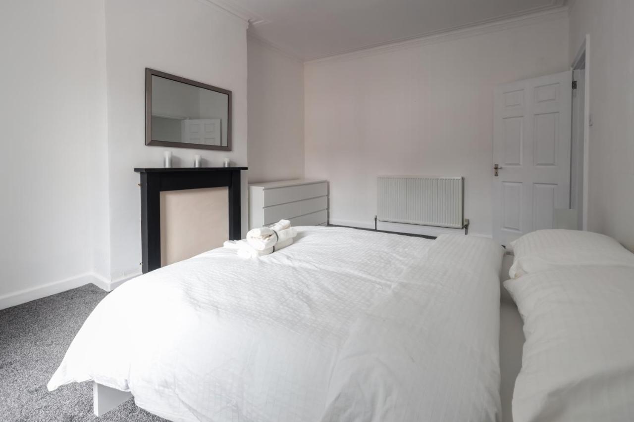 Spacious 4 Bed House In Birmingham, Suitable For Contractors Eksteriør billede
