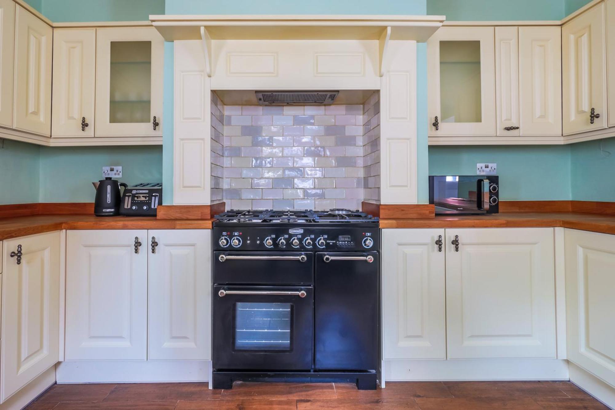 Spacious 4 Bed House In Birmingham, Suitable For Contractors Eksteriør billede