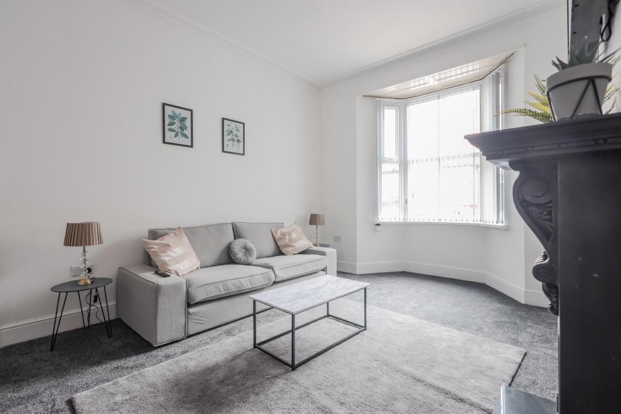 Spacious 4 Bed House In Birmingham, Suitable For Contractors Eksteriør billede