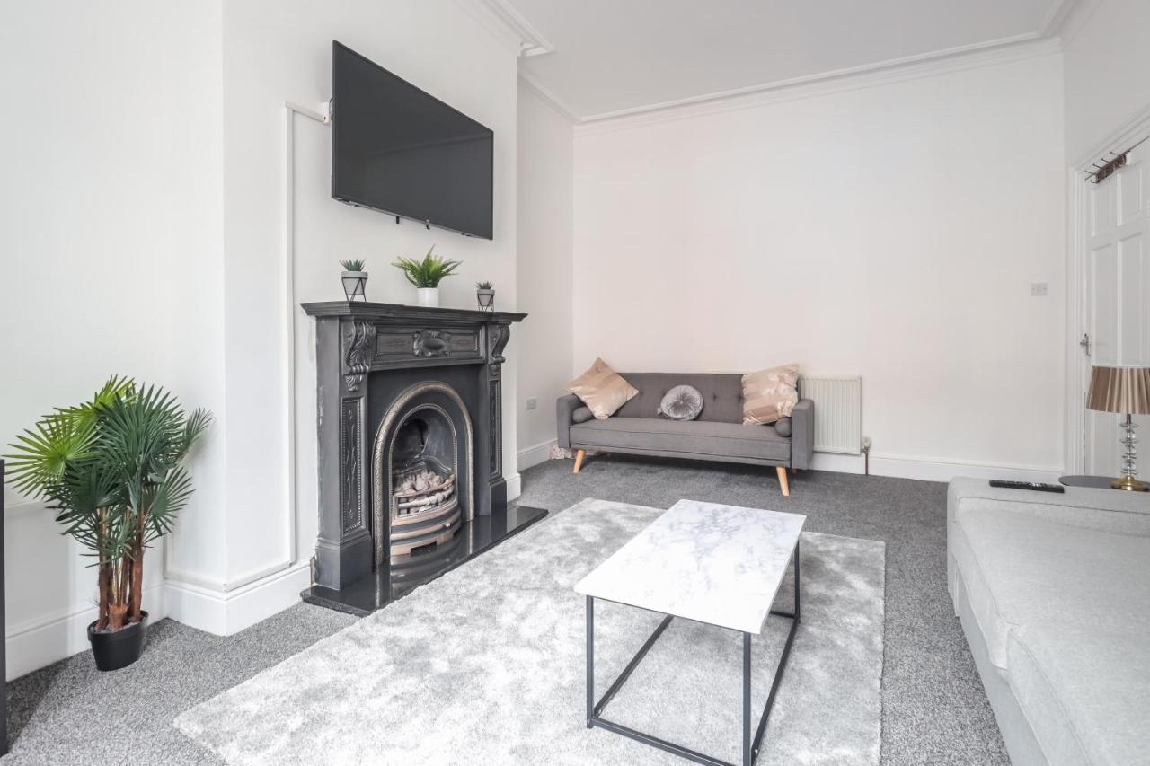 Spacious 4 Bed House In Birmingham, Suitable For Contractors Eksteriør billede