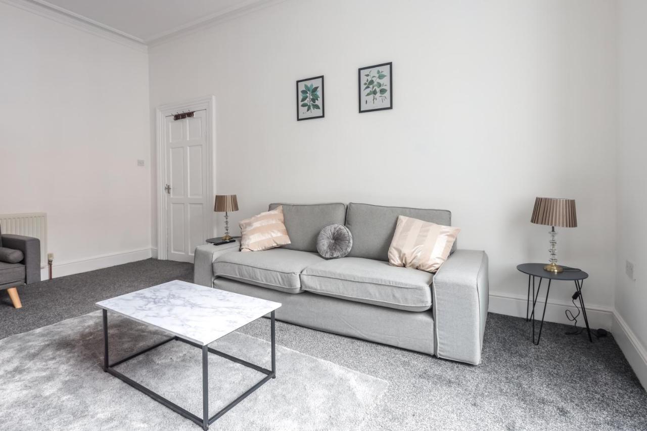 Spacious 4 Bed House In Birmingham, Suitable For Contractors Eksteriør billede