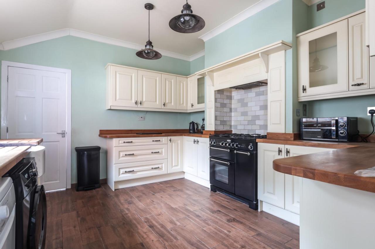 Spacious 4 Bed House In Birmingham, Suitable For Contractors Eksteriør billede