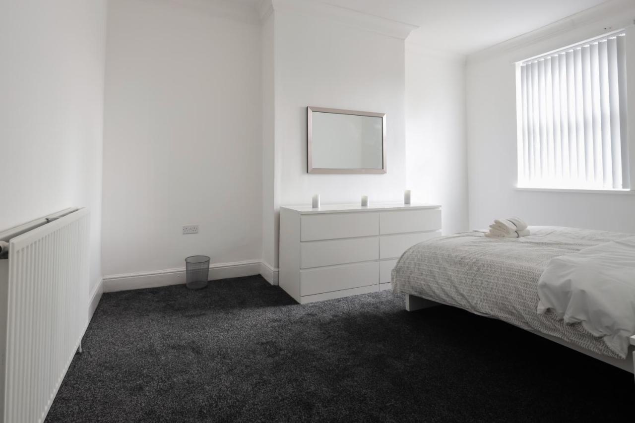 Spacious 4 Bed House In Birmingham, Suitable For Contractors Eksteriør billede