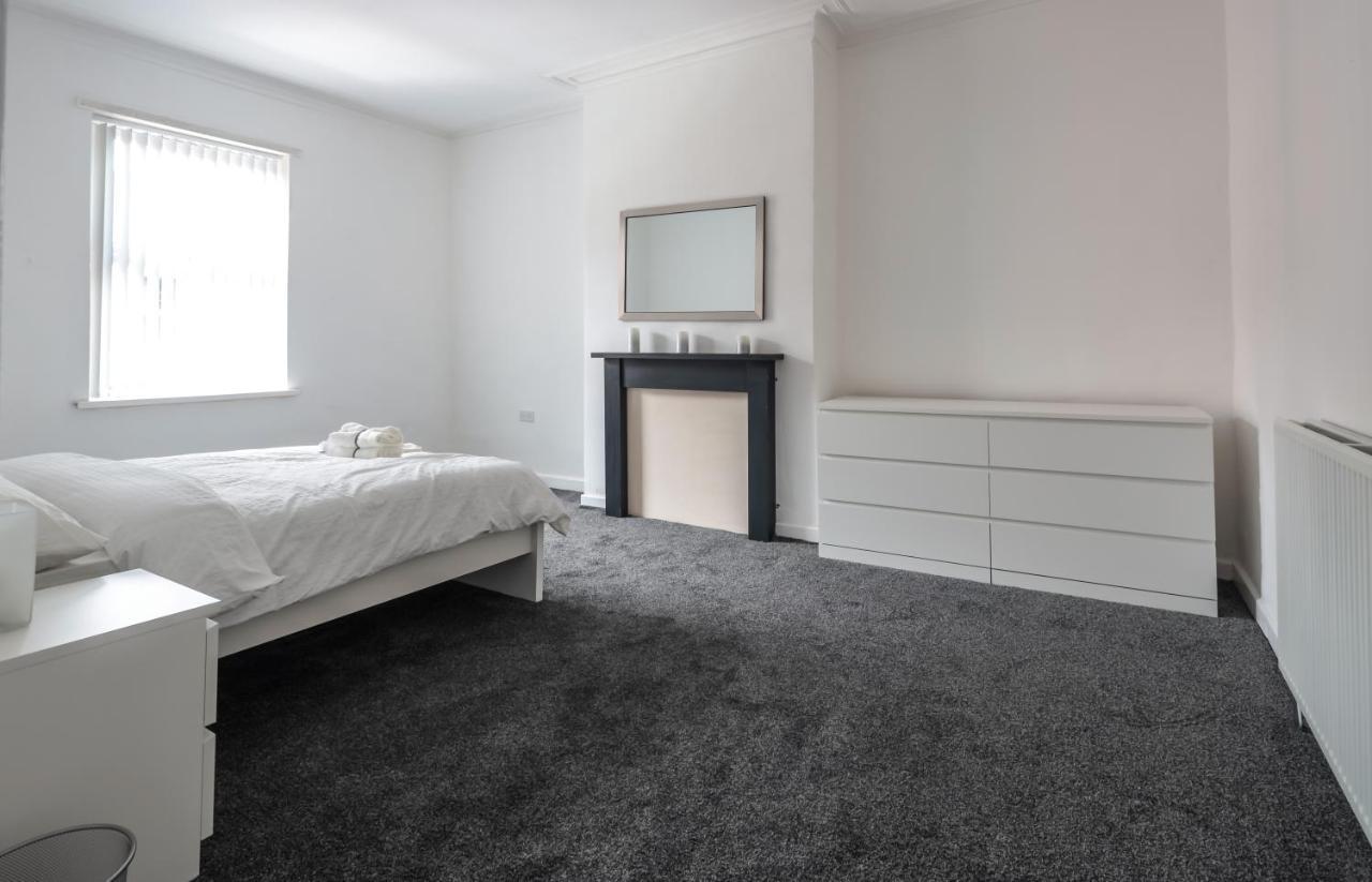 Spacious 4 Bed House In Birmingham, Suitable For Contractors Eksteriør billede