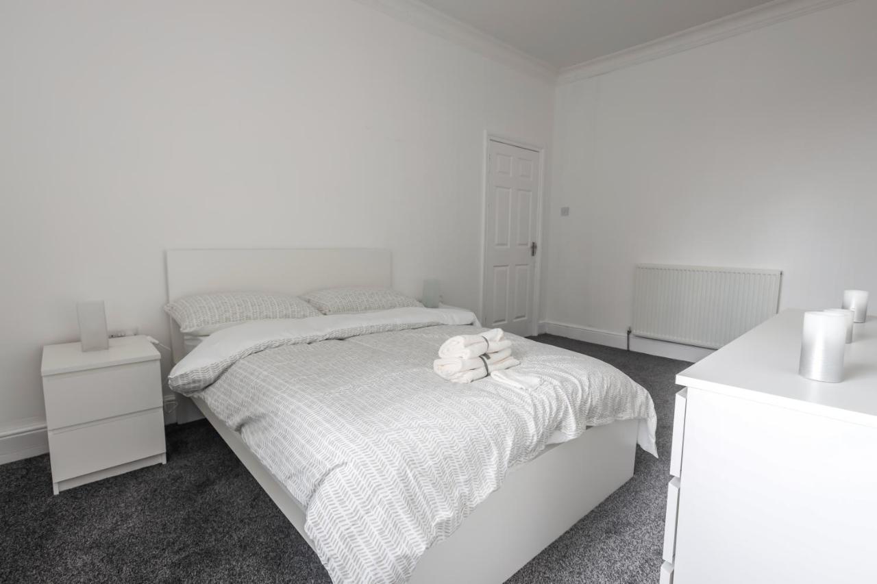 Spacious 4 Bed House In Birmingham, Suitable For Contractors Eksteriør billede
