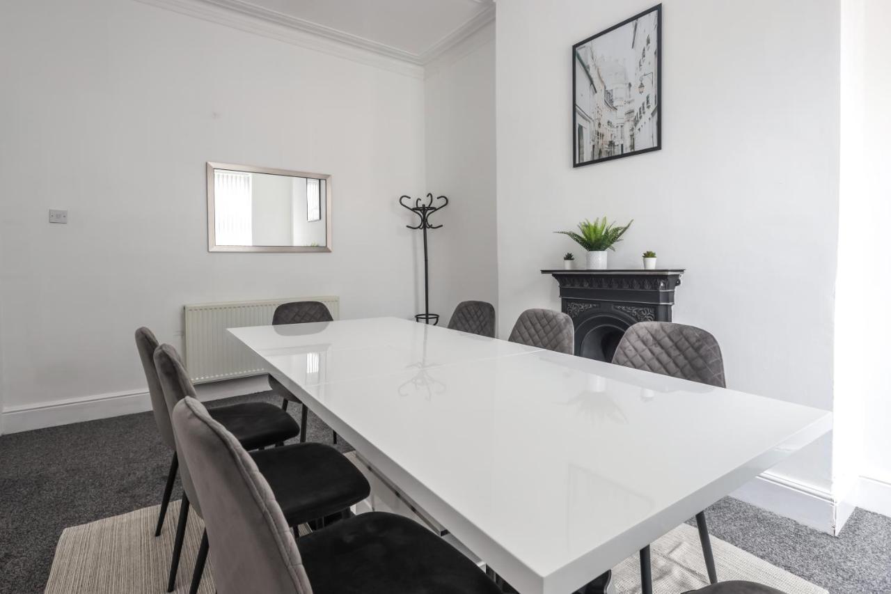 Spacious 4 Bed House In Birmingham, Suitable For Contractors Eksteriør billede